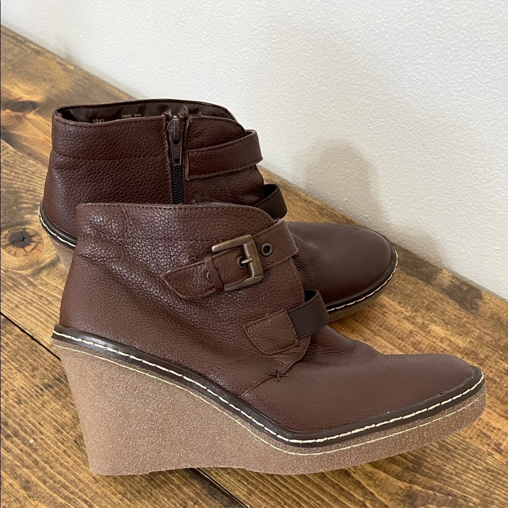 Dr scholl’s brown faux leather wedge ankle bootie